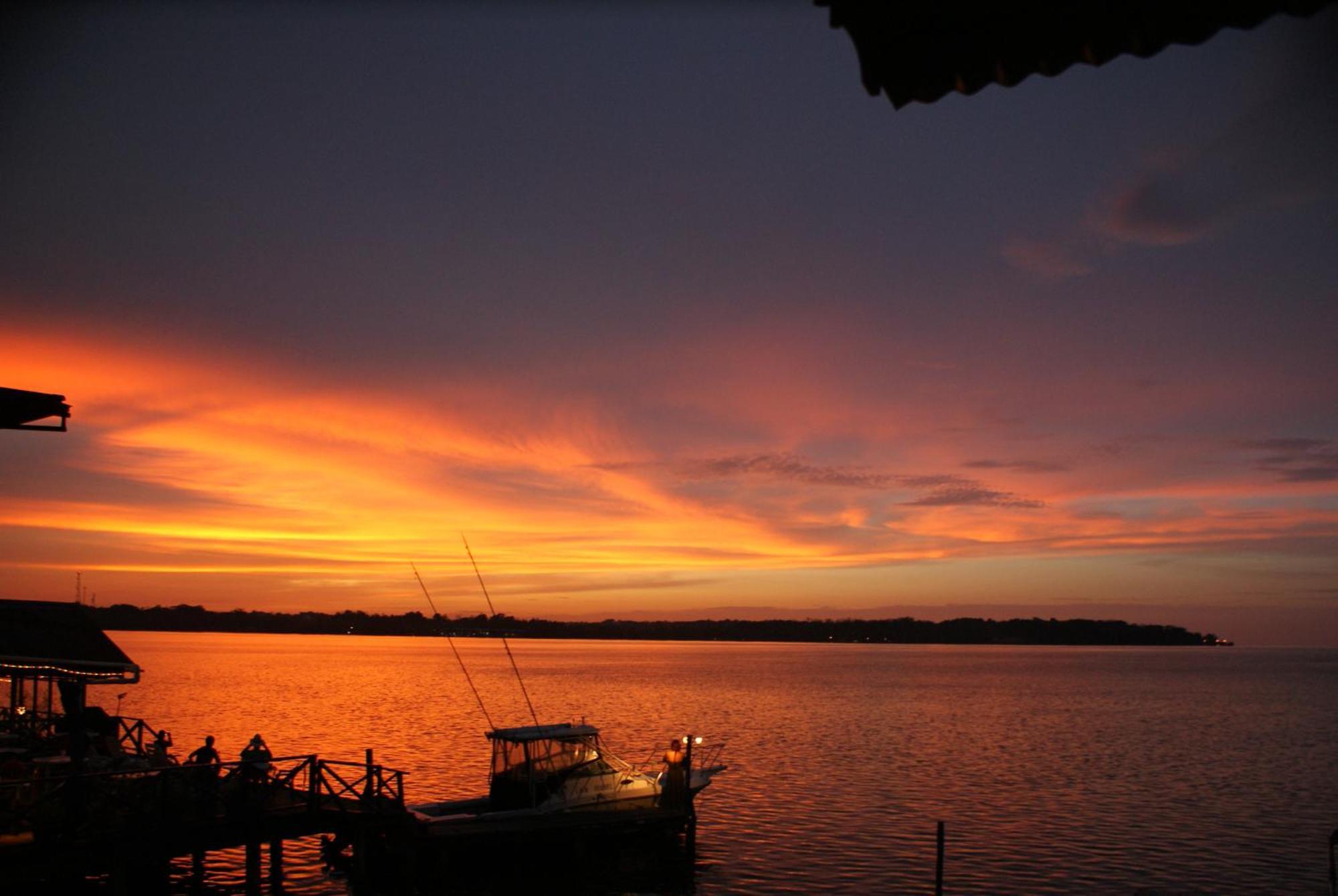Vista Mar Hotel Bocas del Toro Exterior photo