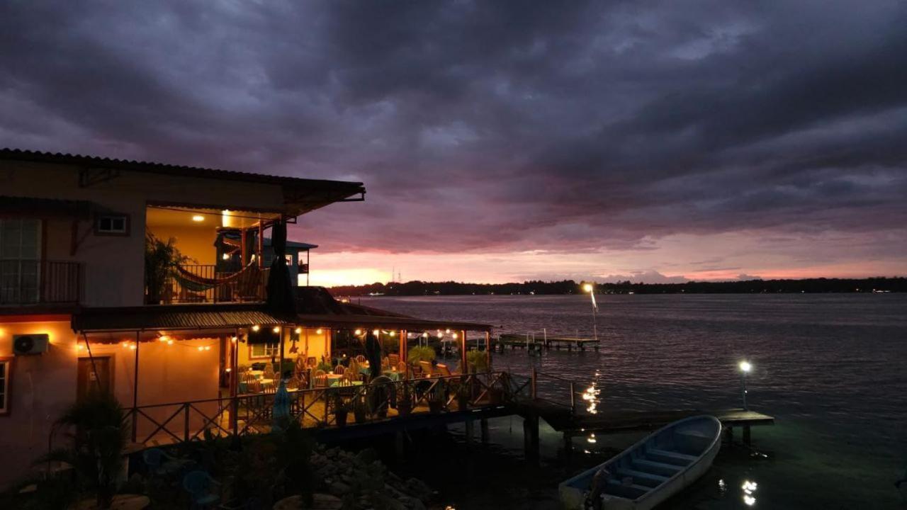 Vista Mar Hotel Bocas del Toro Exterior photo